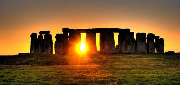 news-stonehenge-sun.jpg