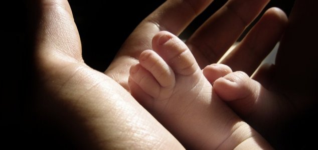 Parents name babies 'Sanitizer' and 'Lockdown'... poor kids!!! News-baby-toes