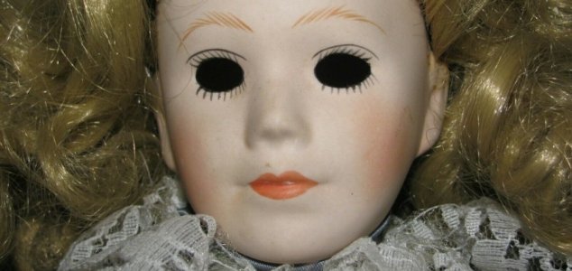 Creepy 'haunted doll' sells on eBay for $5,600 News-haunted-doll-5600-2