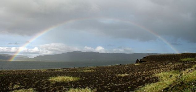 Exorcist visits Icelandic 'elf hill'  News-iceland-rainbow