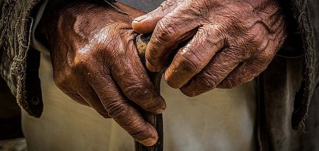 Scientists 'reverse biological age of humans' News-old-hands