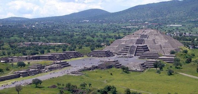 Secret tunnel found under Teotihuacan pyramid News-pyramid-of-the-moon