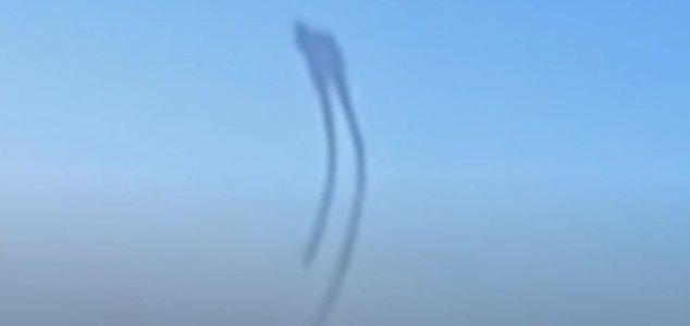 UFO News ~ Weird 'sky squid' UFO filmed from airliner plus MORE News-sky-squid