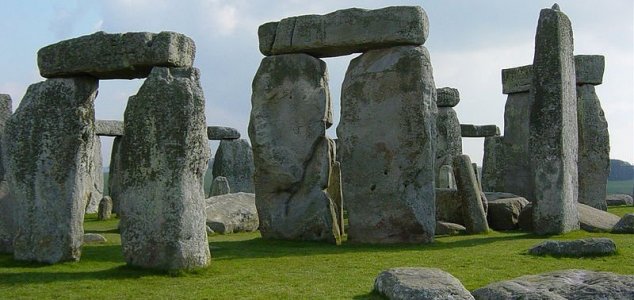 Miniature Stonehenge aids acoustical study News-stonehenge-2