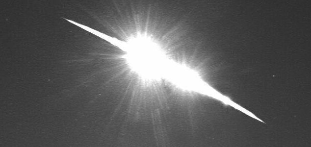 Meteor creates loud 'sonic boom' over UK plus MORE News-uk-meteor