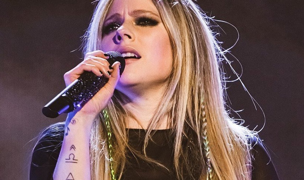 This weird Avril Lavigne conspiracy theory just refuses to go away News-hq-avril-lavigne