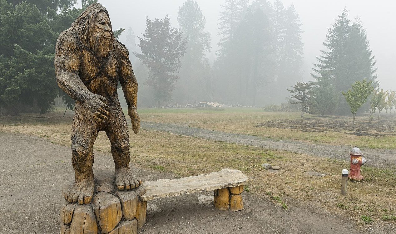 Statue of Bigfoot in Oregon.