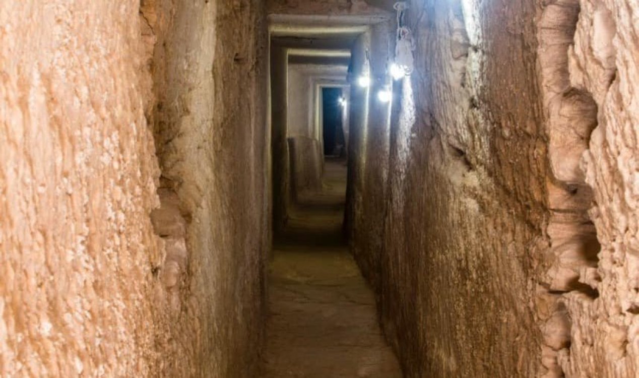 4,800ft 'miracle' tunnel found in Egypt could lead to Cleopatra's tomb News-hq-egypt-tunnel