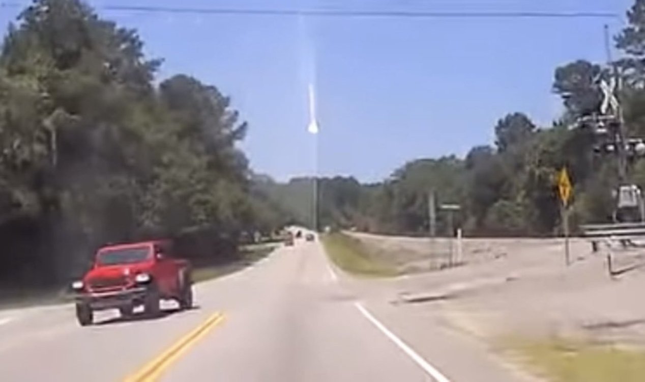 Object streaks across sky