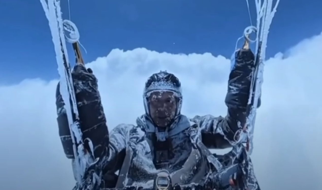 Chinese paraglider