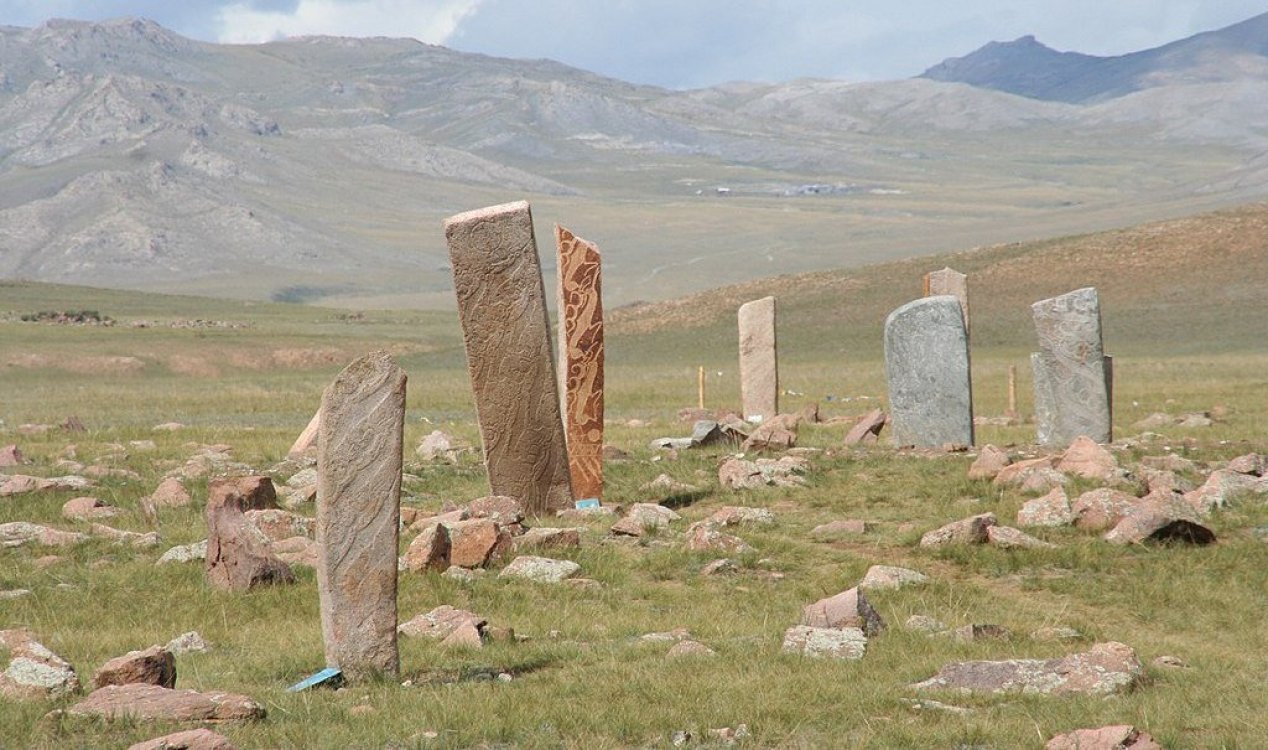 Mystery of Mongolia's 'reindeer stones' continues to endure News-hq-reindeer-stones